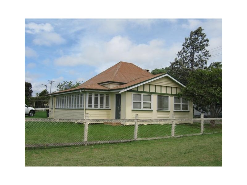 76  Pratten St, Warwick QLD 4370