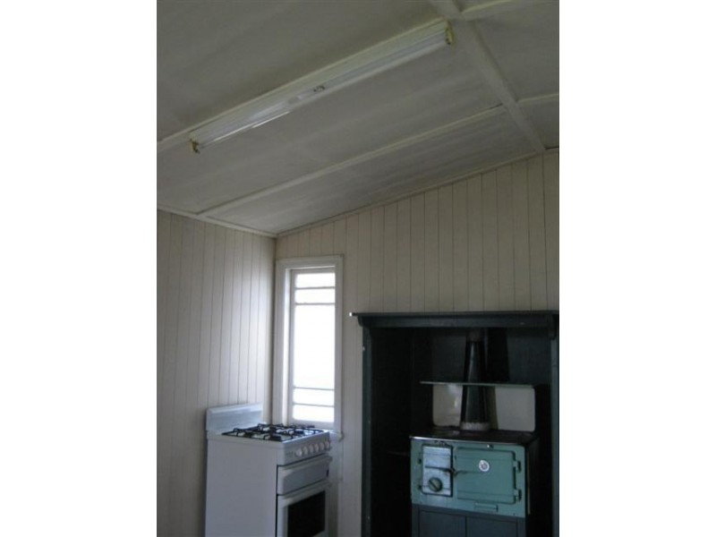 76  Pratten St, Warwick QLD 4370