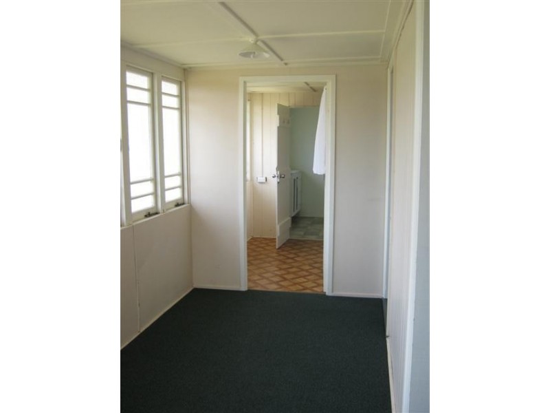 76  Pratten St, Warwick QLD 4370