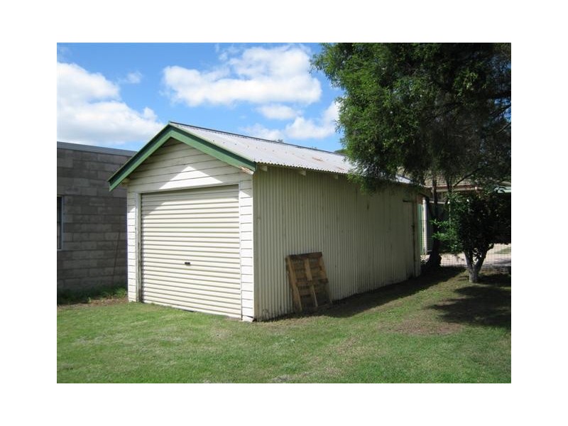 76  Pratten St, Warwick QLD 4370