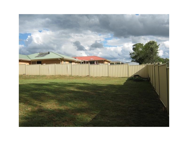 24 Boronia St, Warwick QLD 4370