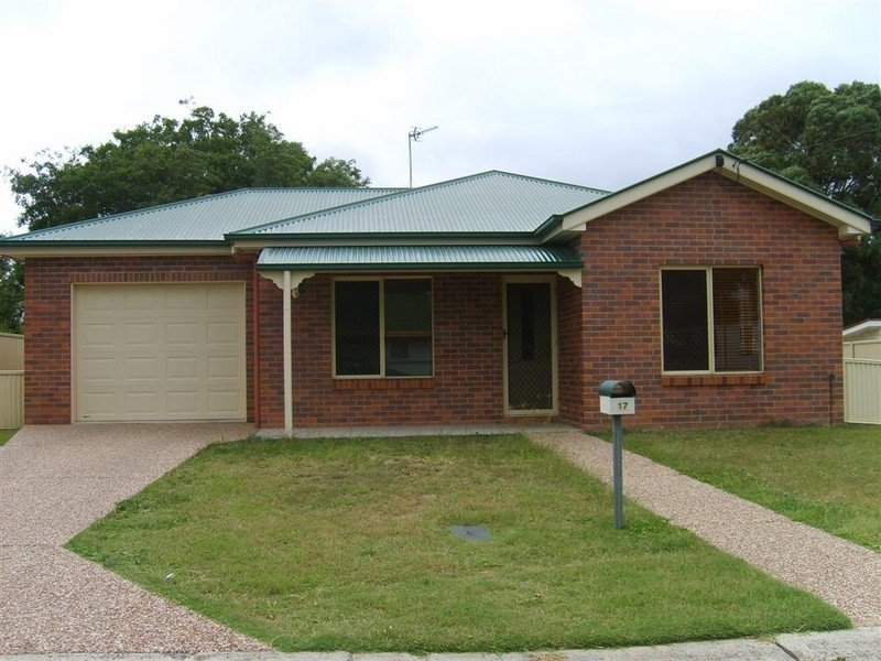 17 Myrtle Ave, Warwick QLD 4370