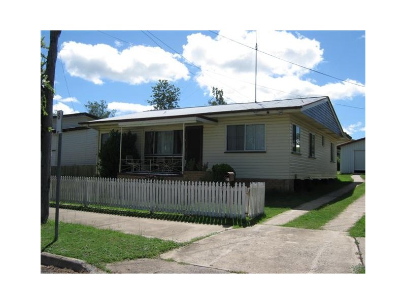 10  Gillam St, Warwick QLD 4370