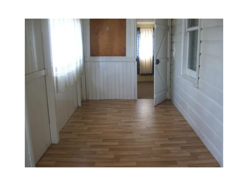 25 WALLACE, Warwick QLD 4370