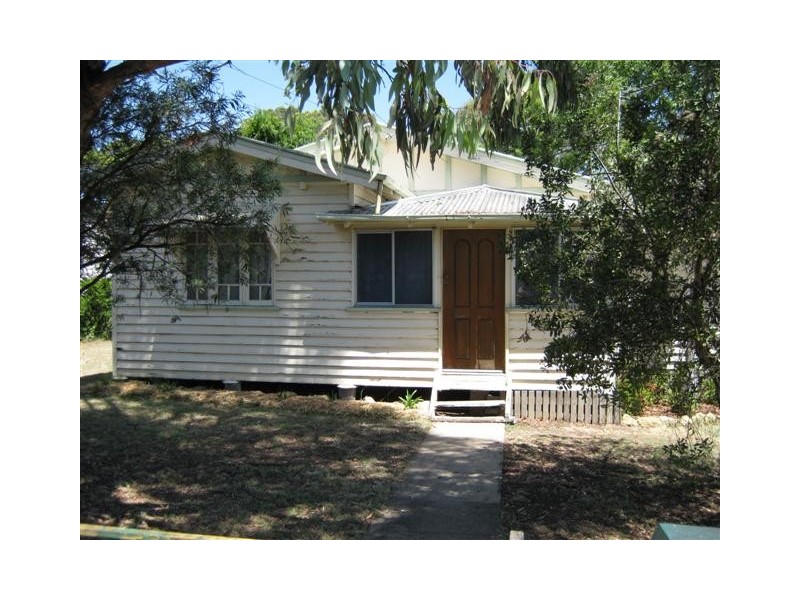 23 WALLACE ST, Warwick QLD 4370