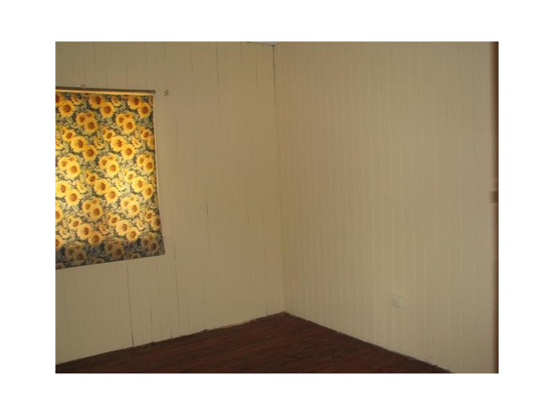 23 WALLACE ST, Warwick QLD 4370