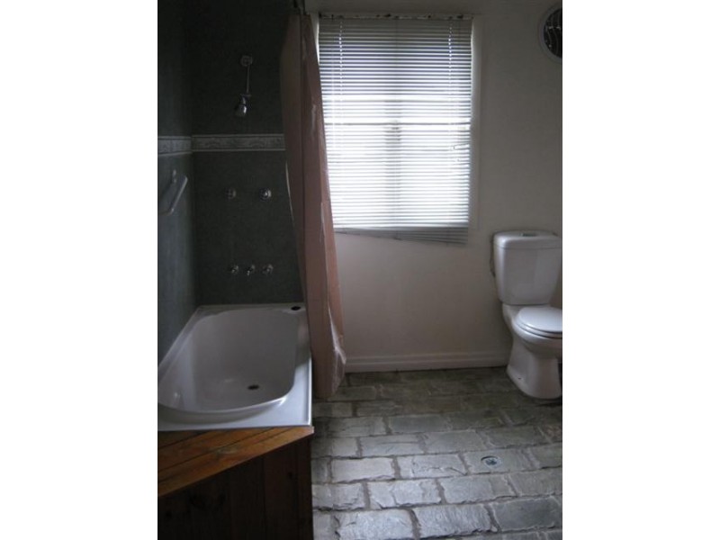 17 PERCY ST, Warwick QLD 4370