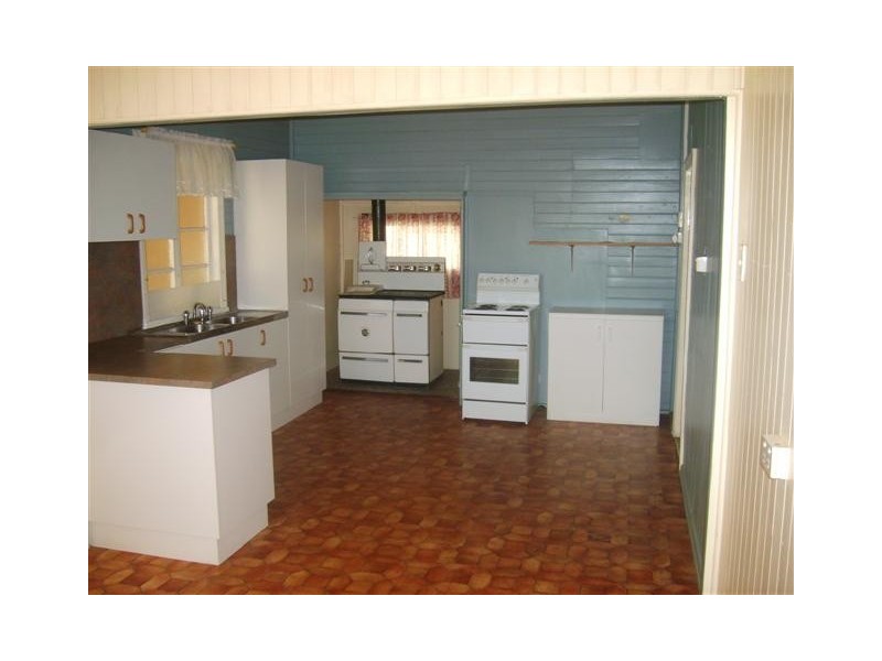 188 PRATTEN, Warwick QLD 4370