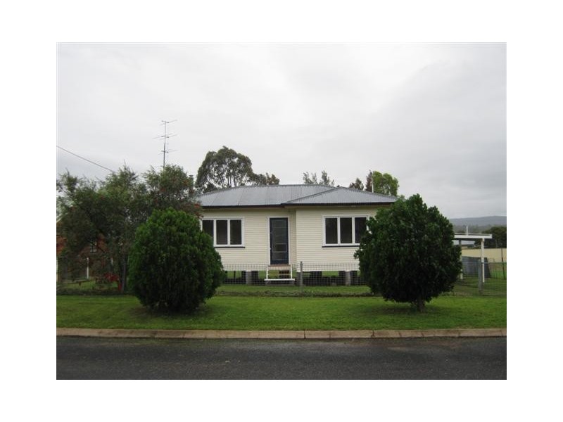 15 MONCRIEFFE ST, Warwick QLD 4370