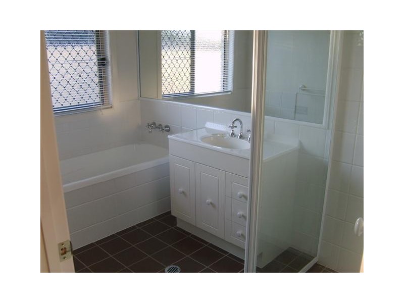 2/8 PEREGRINE CRT, Warwick QLD 4370