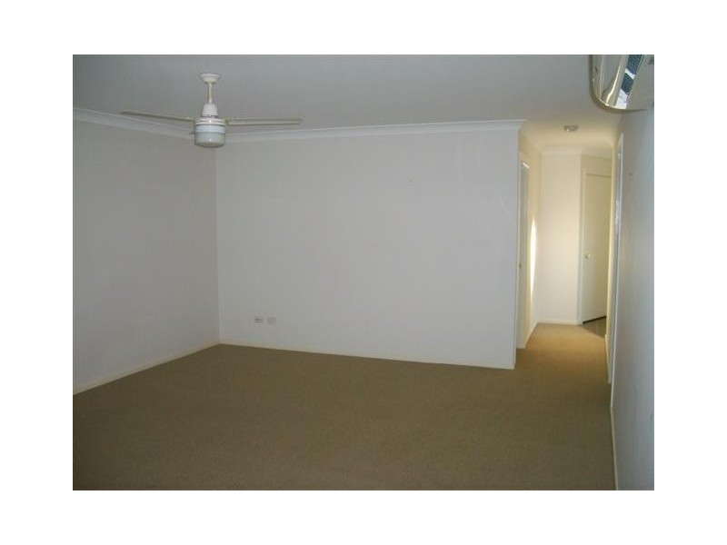 2/8 PEREGRINE CRT, Warwick QLD 4370