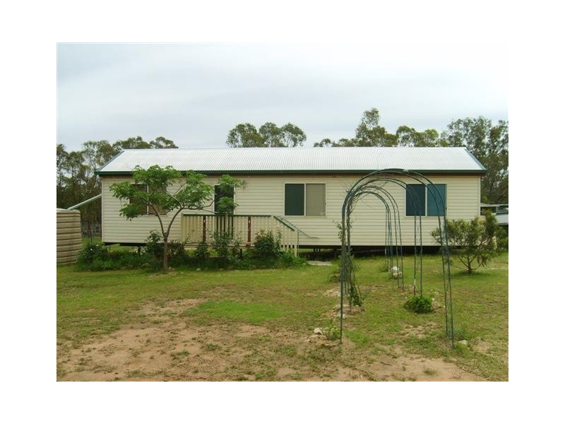 33  SHEPHERDS DR, Warwick QLD 4370