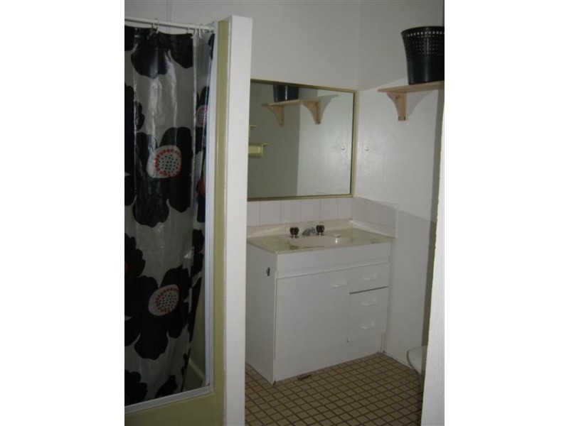 2/161 WALLACE ST, Warwick QLD 4370