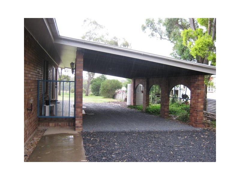 2/161 WALLACE ST, Warwick QLD 4370