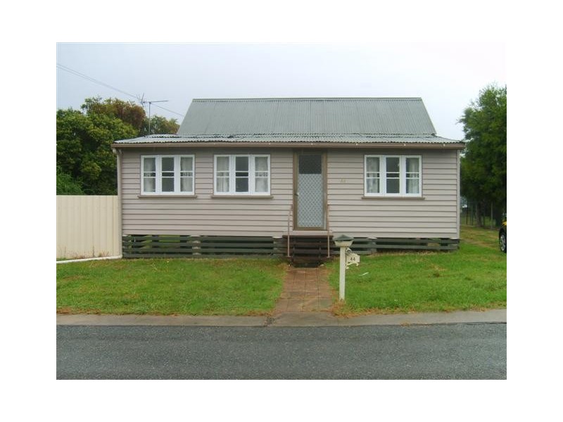 44  MYALL AVE, Warwick QLD 4370