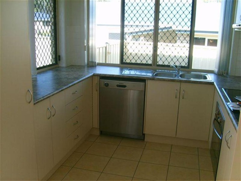 1/8 PEREGRINE CRT, Warwick QLD 4370