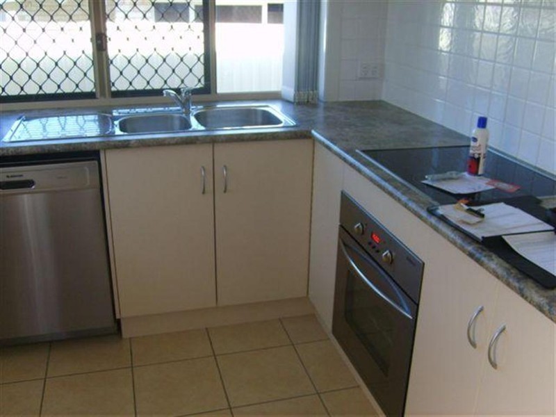 1/8 PEREGRINE CRT, Warwick QLD 4370