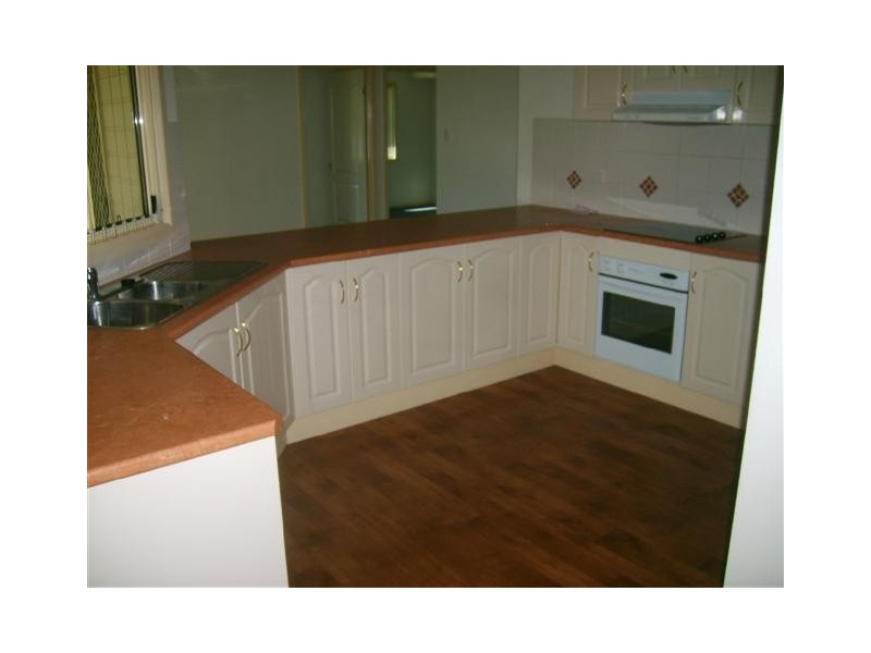 8 BATTERHAM ST, Warwick QLD 4370