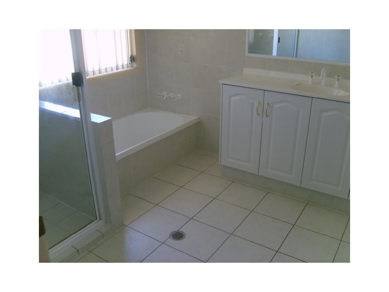 8 BATTERHAM ST, Warwick QLD 4370