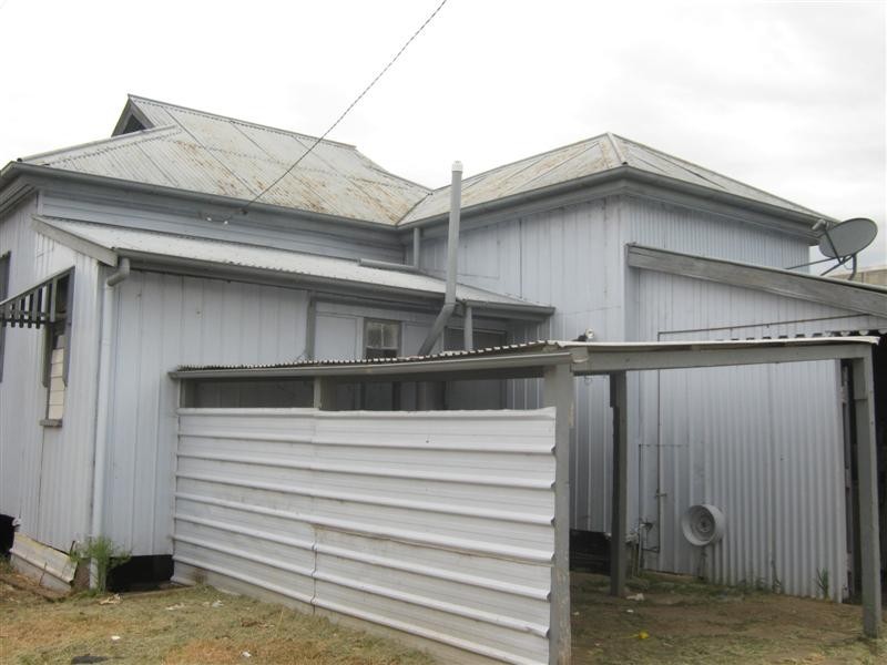 4 Frank Avenue, Warwick QLD 4370