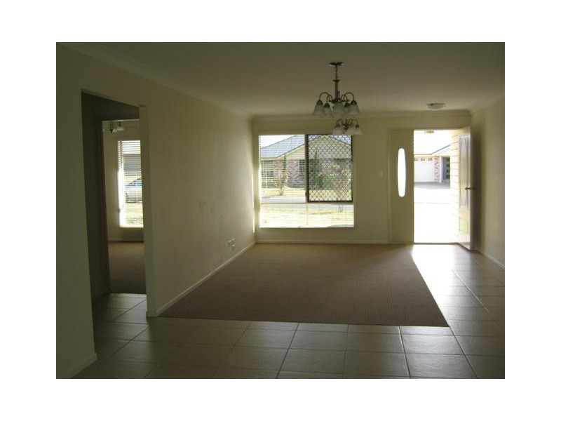 UNIT 2 /3 COULSELL ST, Warwick QLD 4370
