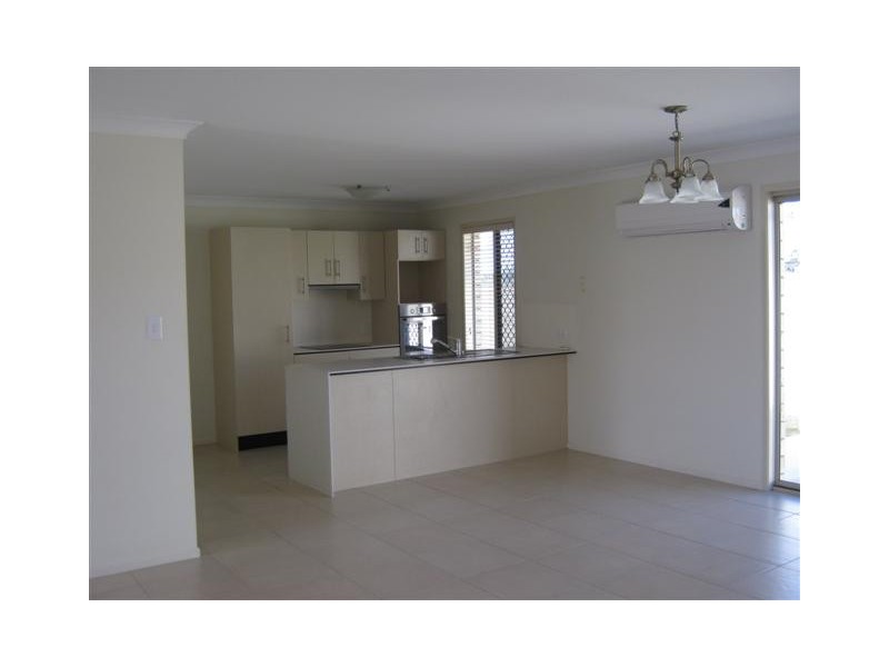 UNIT 2 /3 COULSELL ST, Warwick QLD 4370