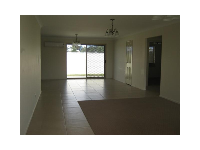 UNIT 2 /3 COULSELL ST, Warwick QLD 4370