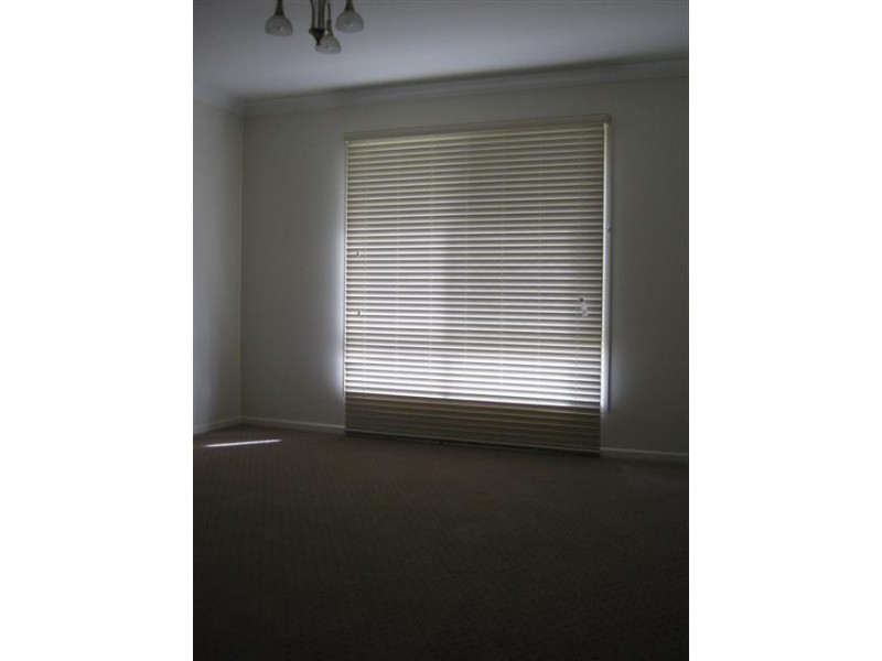 UNIT 2 /3 COULSELL ST, Warwick QLD 4370
