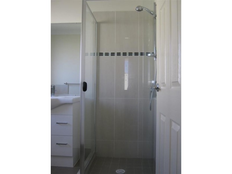 UNIT 2 /3 COULSELL ST, Warwick QLD 4370