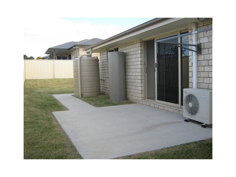 UNIT 2 /3 COULSELL ST, Warwick QLD 4370