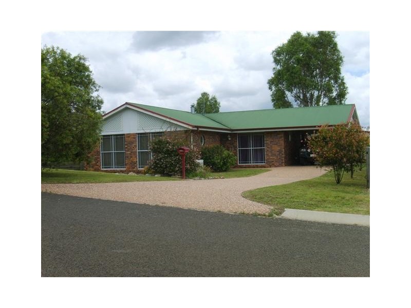 10 LYONS CRES, Warwick QLD 4370