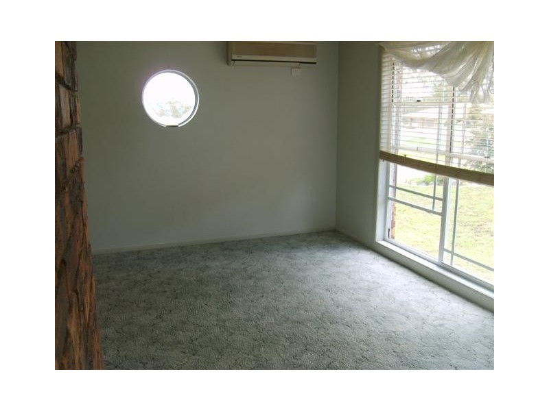 10 LYONS CRES, Warwick QLD 4370