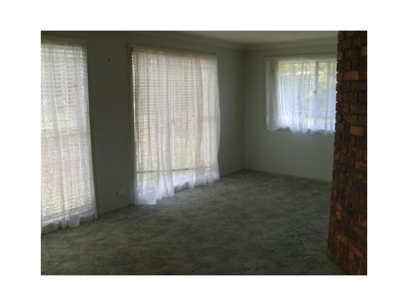 10 LYONS CRES, Warwick QLD 4370