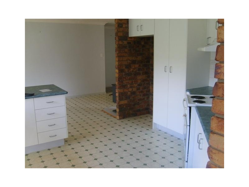 10 LYONS CRES, Warwick QLD 4370