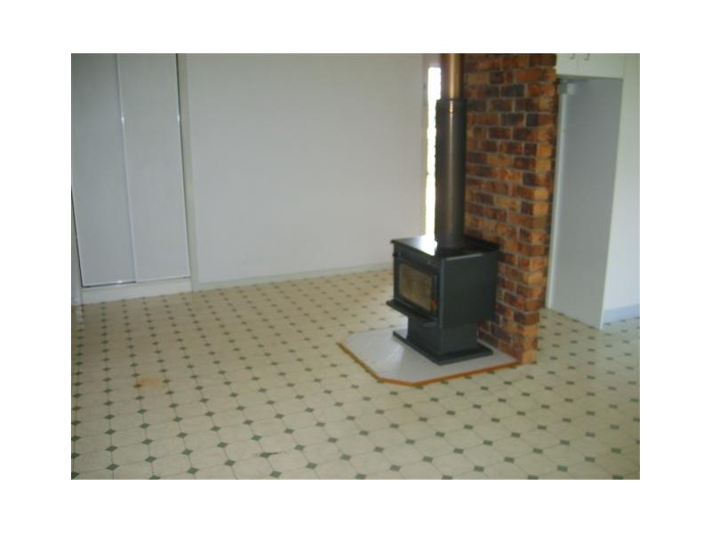 10 LYONS CRES, Warwick QLD 4370