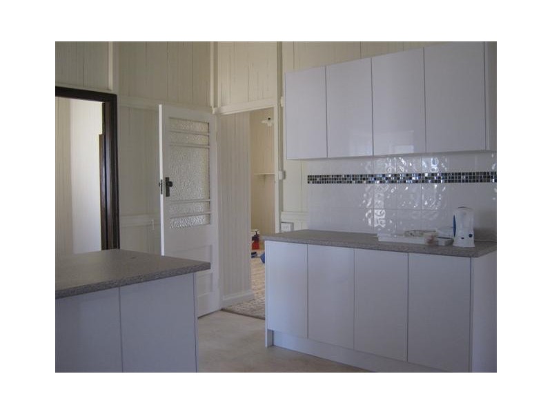 16 CECIL ST, Warwick QLD 4370