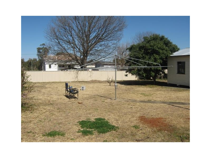 16 CECIL ST, Warwick QLD 4370