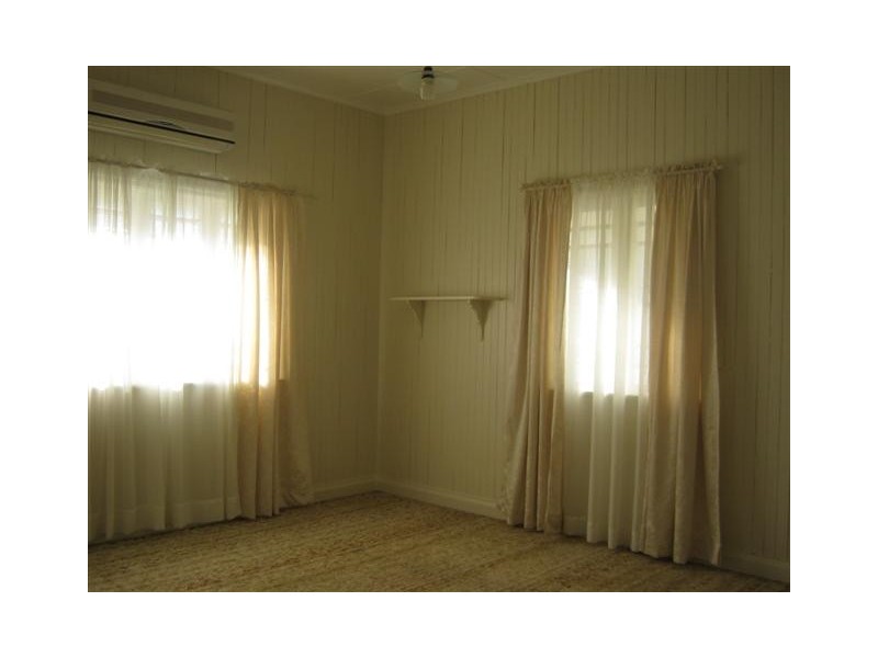 16 CECIL ST, Warwick QLD 4370