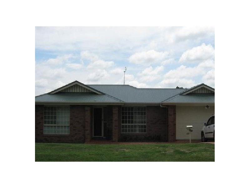 137 Ogilvie Road, Warwick QLD 4370