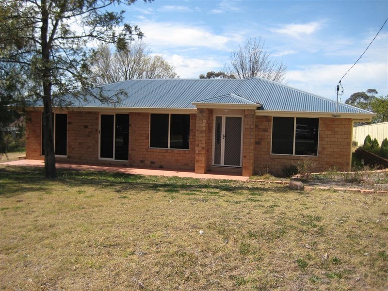 8 Labatt St, Warwick QLD 4370