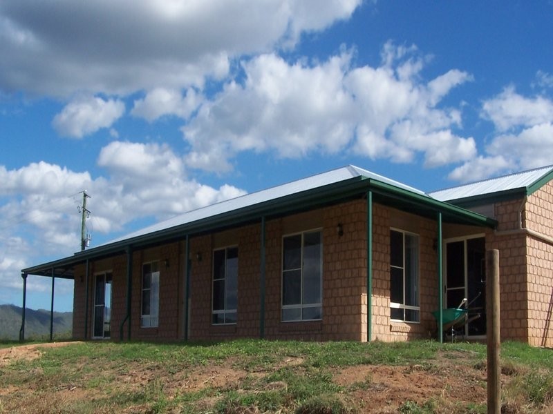 4 Simpson Drive, Mulgowie QLD 4341