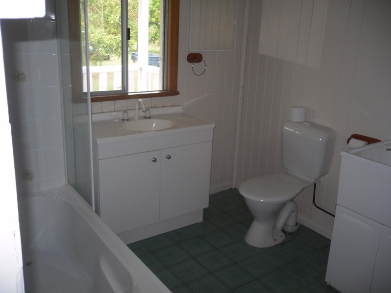 Brooloo QLD 4570