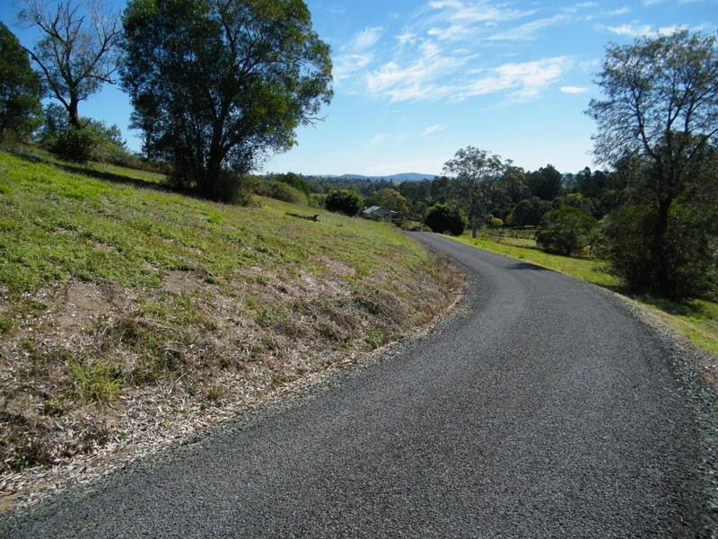 12 Oak Court, Carters Ridge QLD 4563