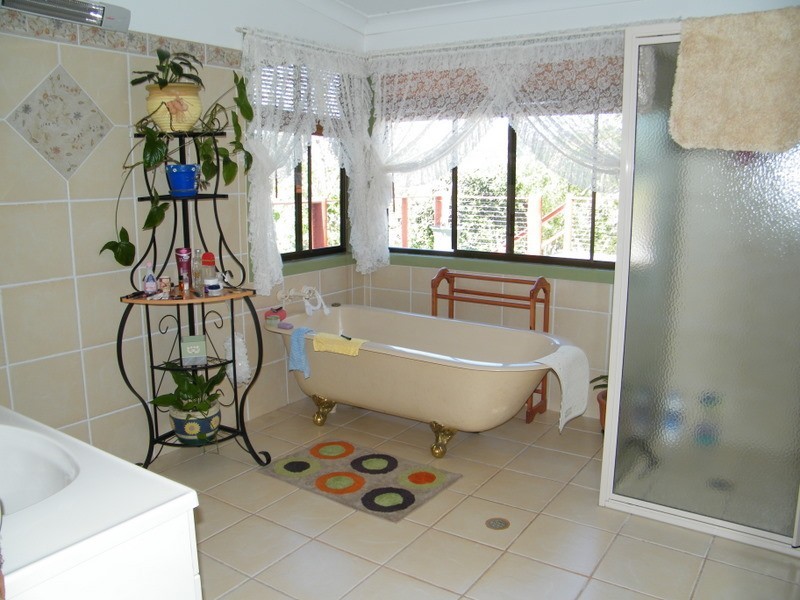 11 Breakneck, Brooloo QLD 4570