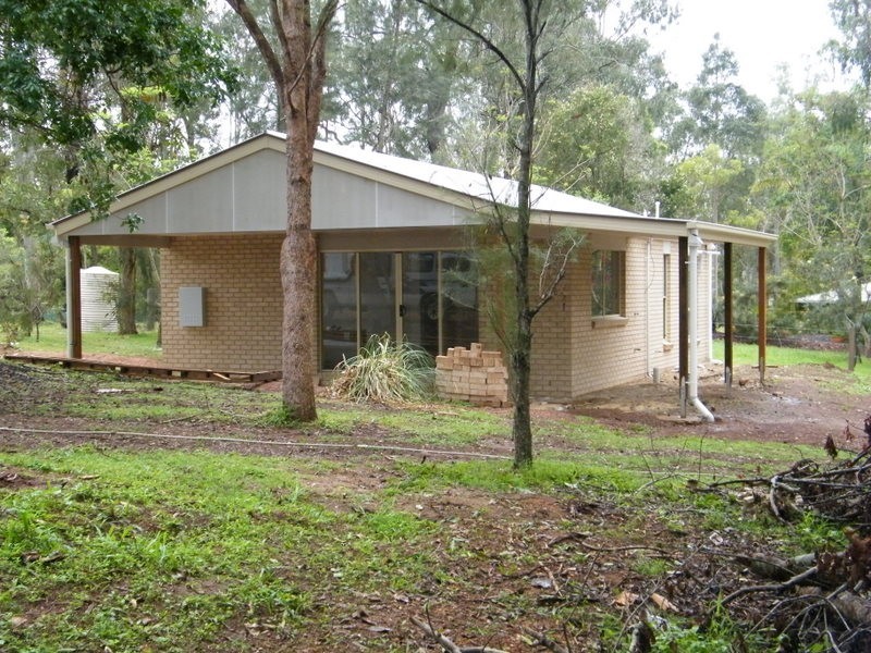 72 Sutton, Brooloo QLD 4570
