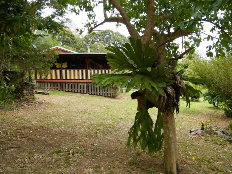 4 Parry, Brooloo QLD 4570