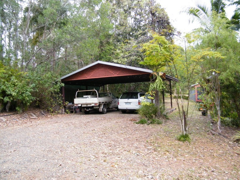 4 Parry, Brooloo QLD 4570
