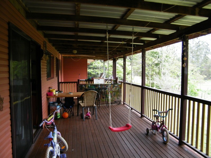 4 Parry, Brooloo QLD 4570