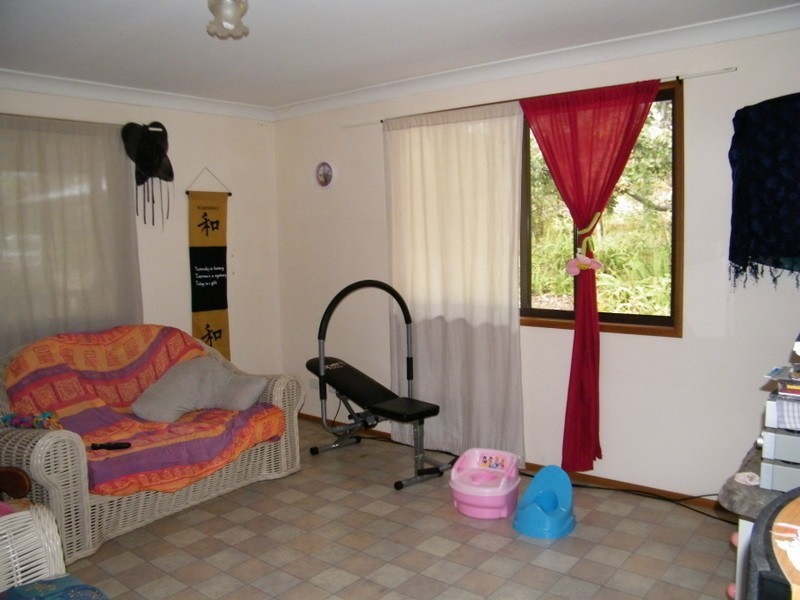 4 Parry, Brooloo QLD 4570