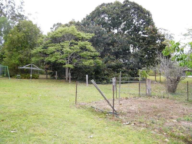 4 Parry, Brooloo QLD 4570